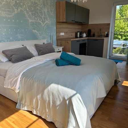 Ferienzimmer Suhrer Seeblick プレーン エクステリア 写真